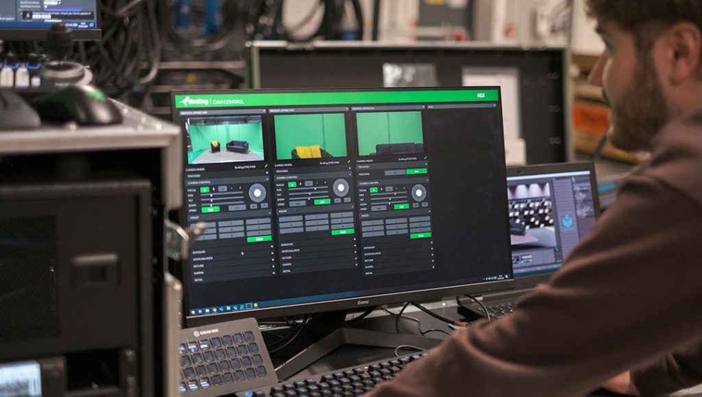 Virtual event services for conferences, exhibitions, product launches, meetings, training sessions, and award ceremonies